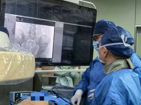 策略操盘 16岁少女十年大小便失禁，骶神经刺激术让她摆脱尿垫